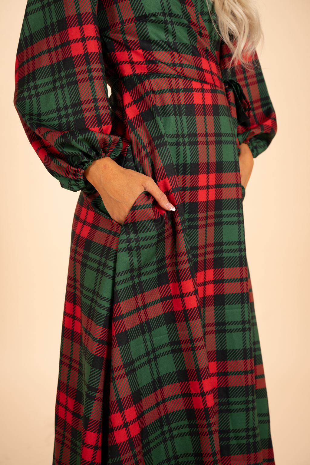 The Lincoln Log Love Lady | Women's Green Plaid Christmas Long Sleeve Dress - Shinesty