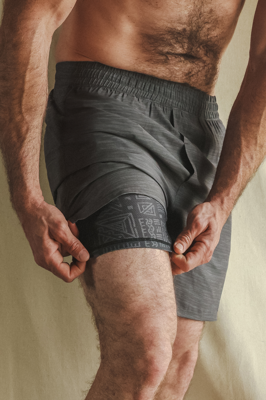 The Tribal Council | Grey Tonal Island Block Ball Hammock® 7 Inch Athletic Shorts - Shinesty